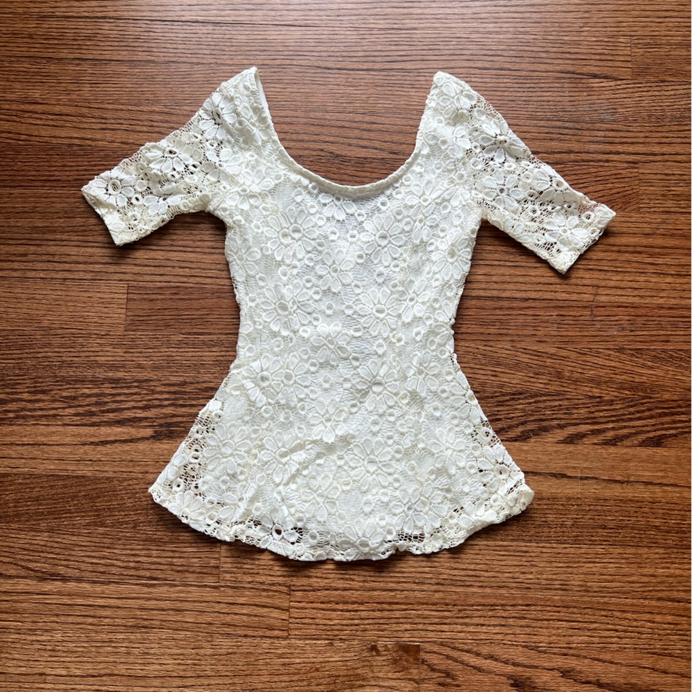 A’GACI Ivory Floral Lace Peplum Top Small S